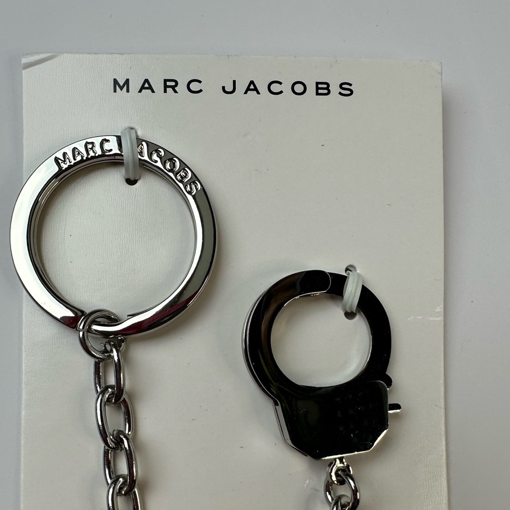 Marc Jacobs Handcuff Keychain NWT - Picture 7 of 11
